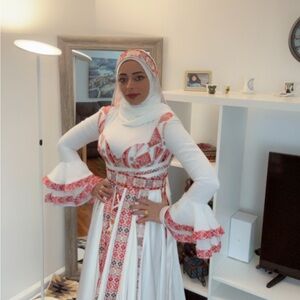 Elegant Red and White Embroidered Long Sleeve Dress